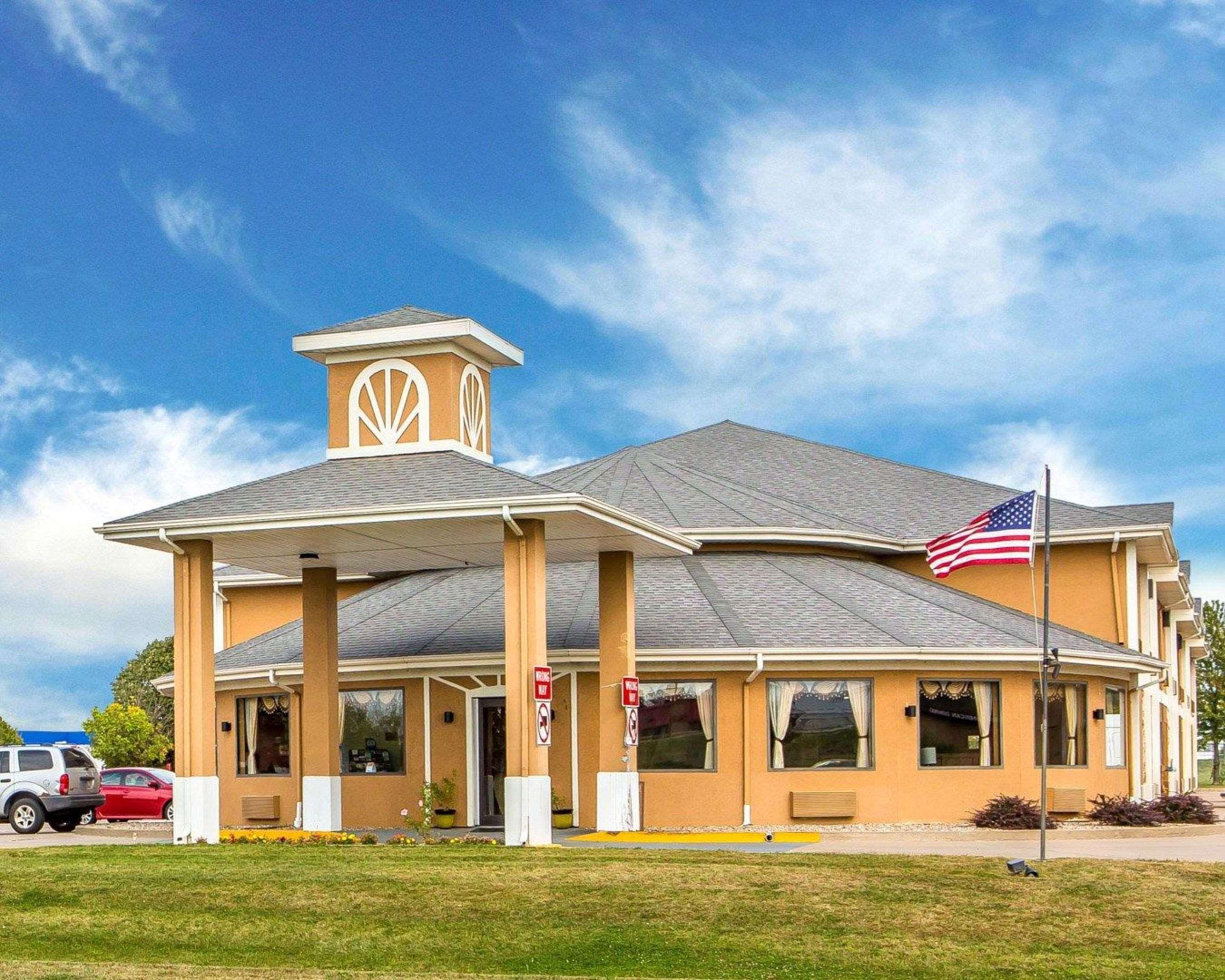 Quality Inn Morton At I-74 Zewnętrze zdjęcie